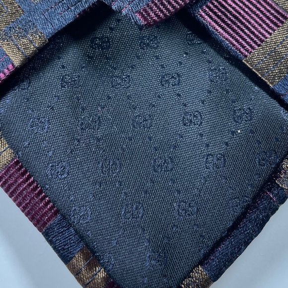 EUC Silk Gucci Tie In Burgundy, Gold & Black Geometric Diamond Pattern - Picture 7 of 8